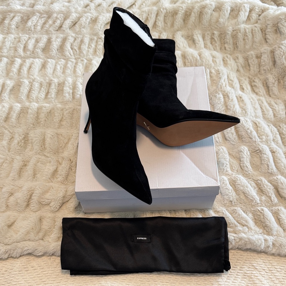 Express Women's Black Suede Heeled Ankle
Slouched Boots 9 New in Box